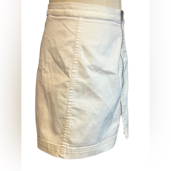 Free People White Front Zipper Up Mini Skirt - Picture 3 of 8